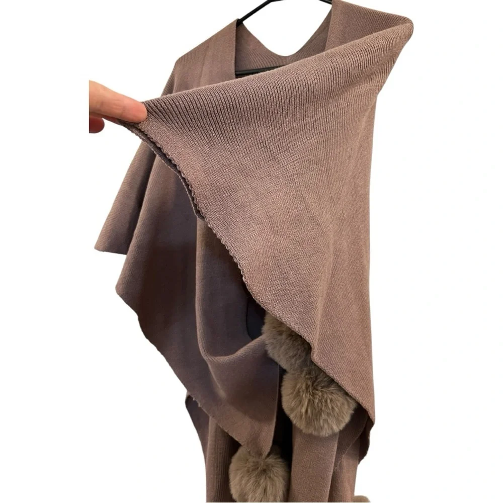 Knit Faux Fur Keyhole  Pom Pom Edge Scarf Wrap Shawl dh.